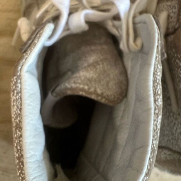 Vans distressed leather high top sneakers women’s 7.5 - Picture 5 of 6